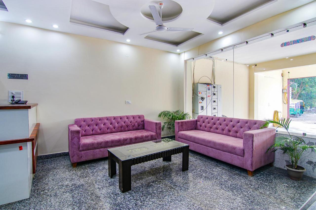 Fabhotel Hari Residency Chandigarh Exterior photo